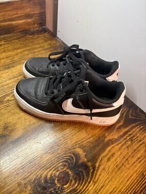 Nike Black Sneakers Size 5Y